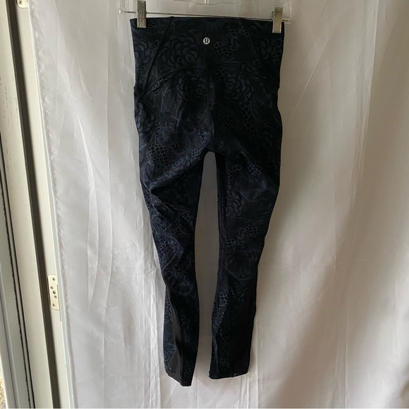 Lululemon Train Times 7/8 Pant Tight Nouveau Mach Blue Black size 4 W5AOQS - Picture 5 of 9